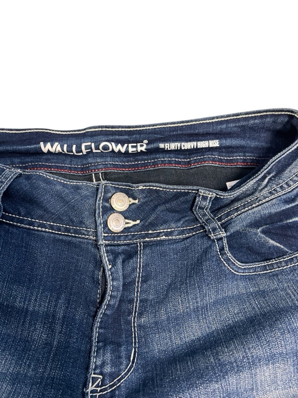 Wallflower Women's Flirty Curvy High Rise Cropped Skinny Jeans with Faded Detail - Picture 2 of 4